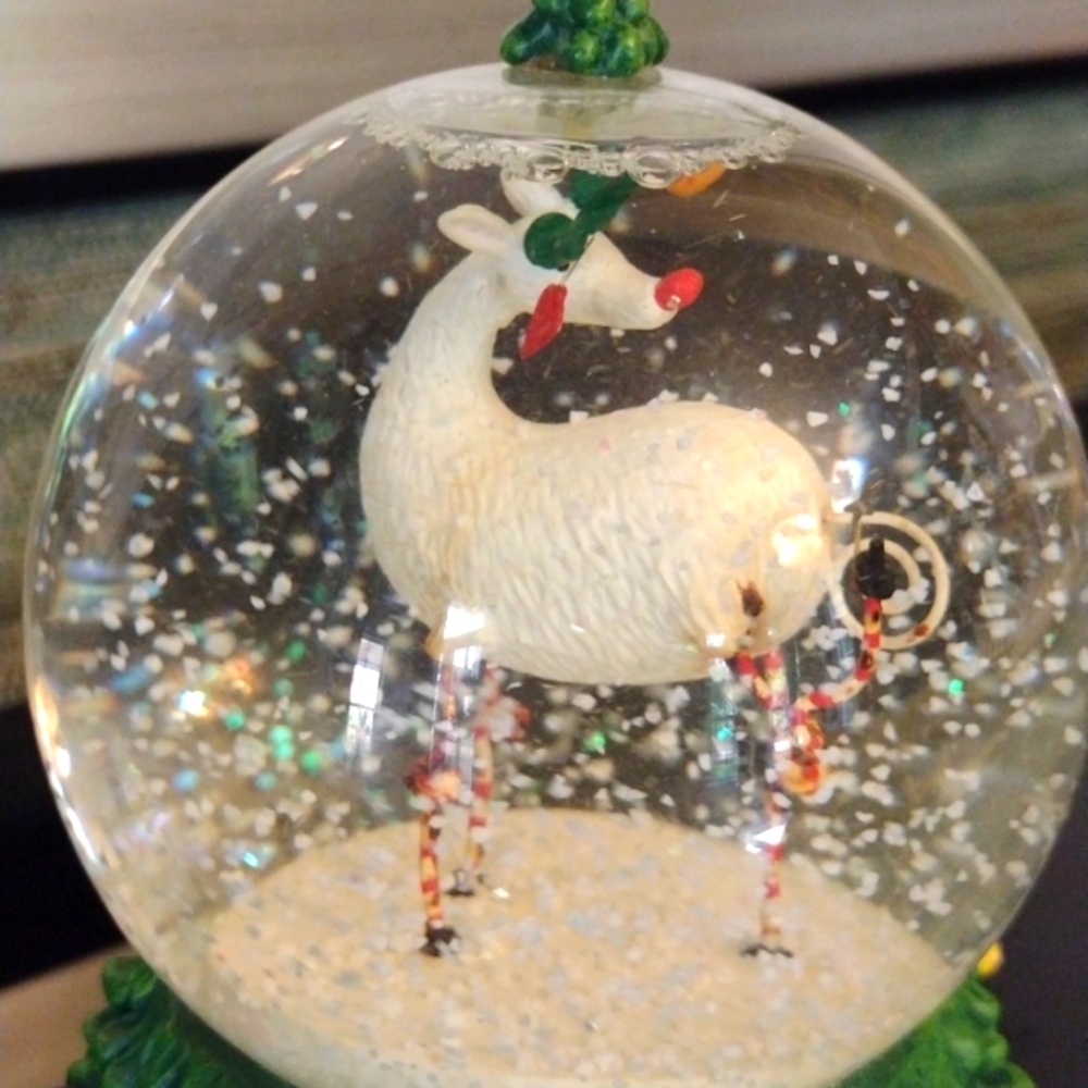 🦌Rudolph the Red-Nosed 🦌 Snow ❄️🌨️ Globe